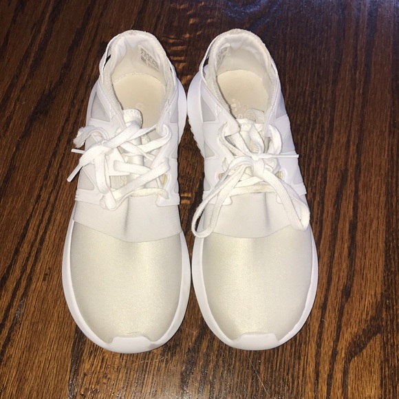 adidas Shoes - Adidas White running shoes